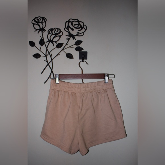 SHEIN Womens Loose Fit Elastic Waist Shorts Beige Tan Size Medium - Picture 5 of 5